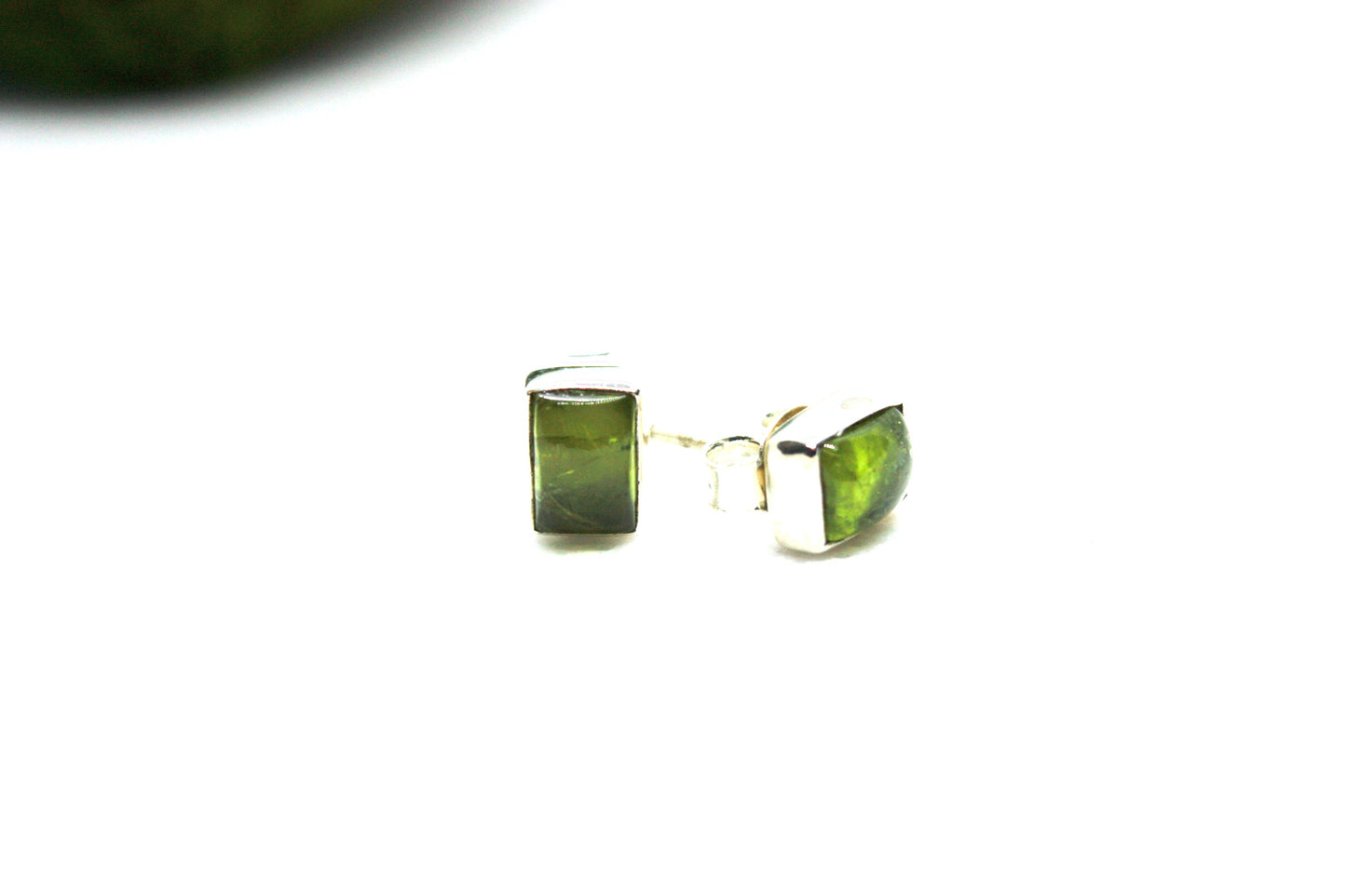 Peridot Sterling Silver Earrings 0.3" kraftymother.com