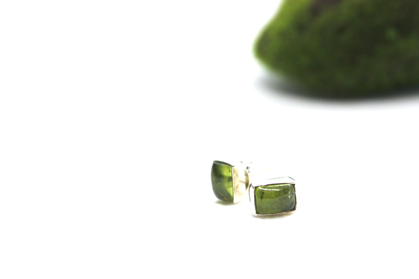 Peridot Sterling Silver Earrings 0.3" kraftymother.com