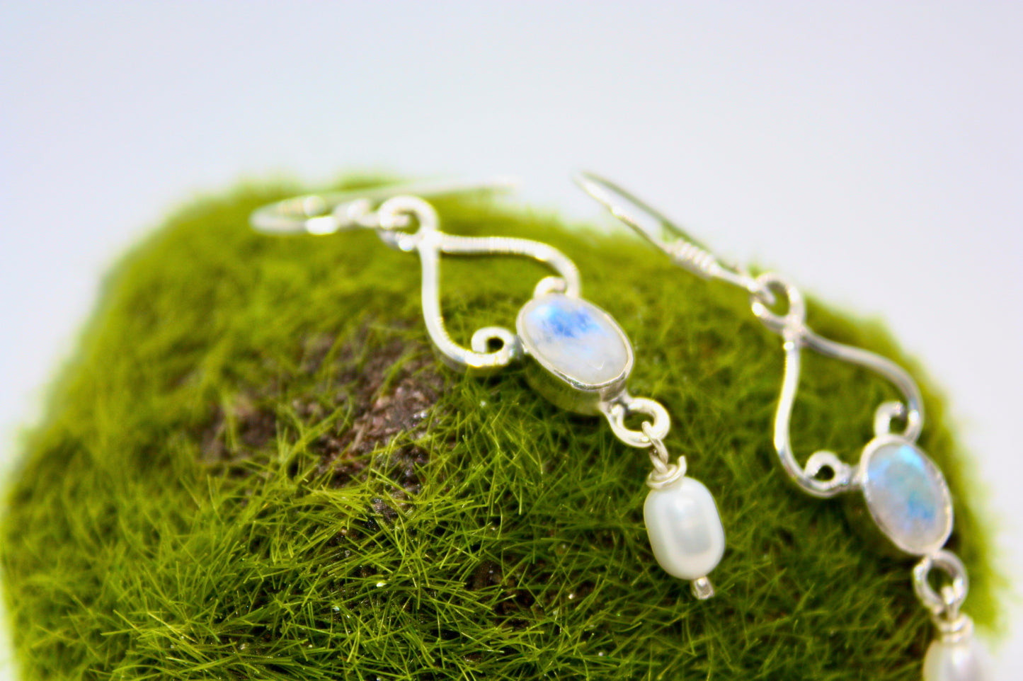 Moonstone and Pearl bead Sterling Silver Earrings. kraftymother.com