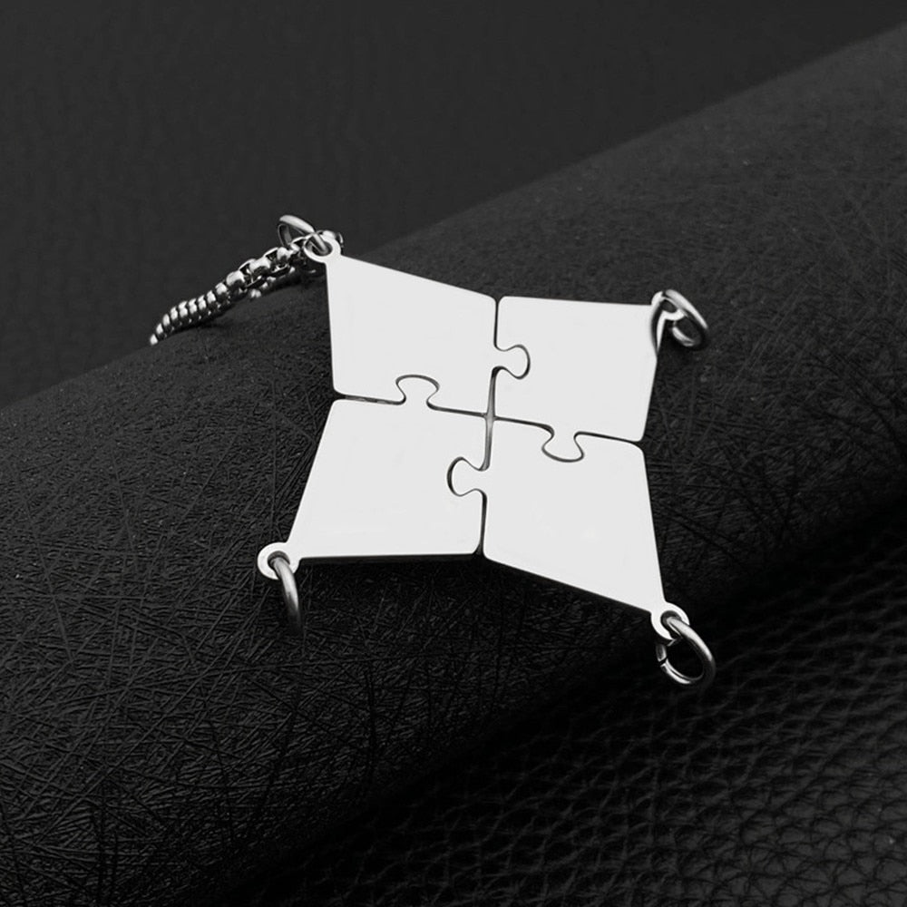 Puzzle Pendant 4 Persons with Necklaces