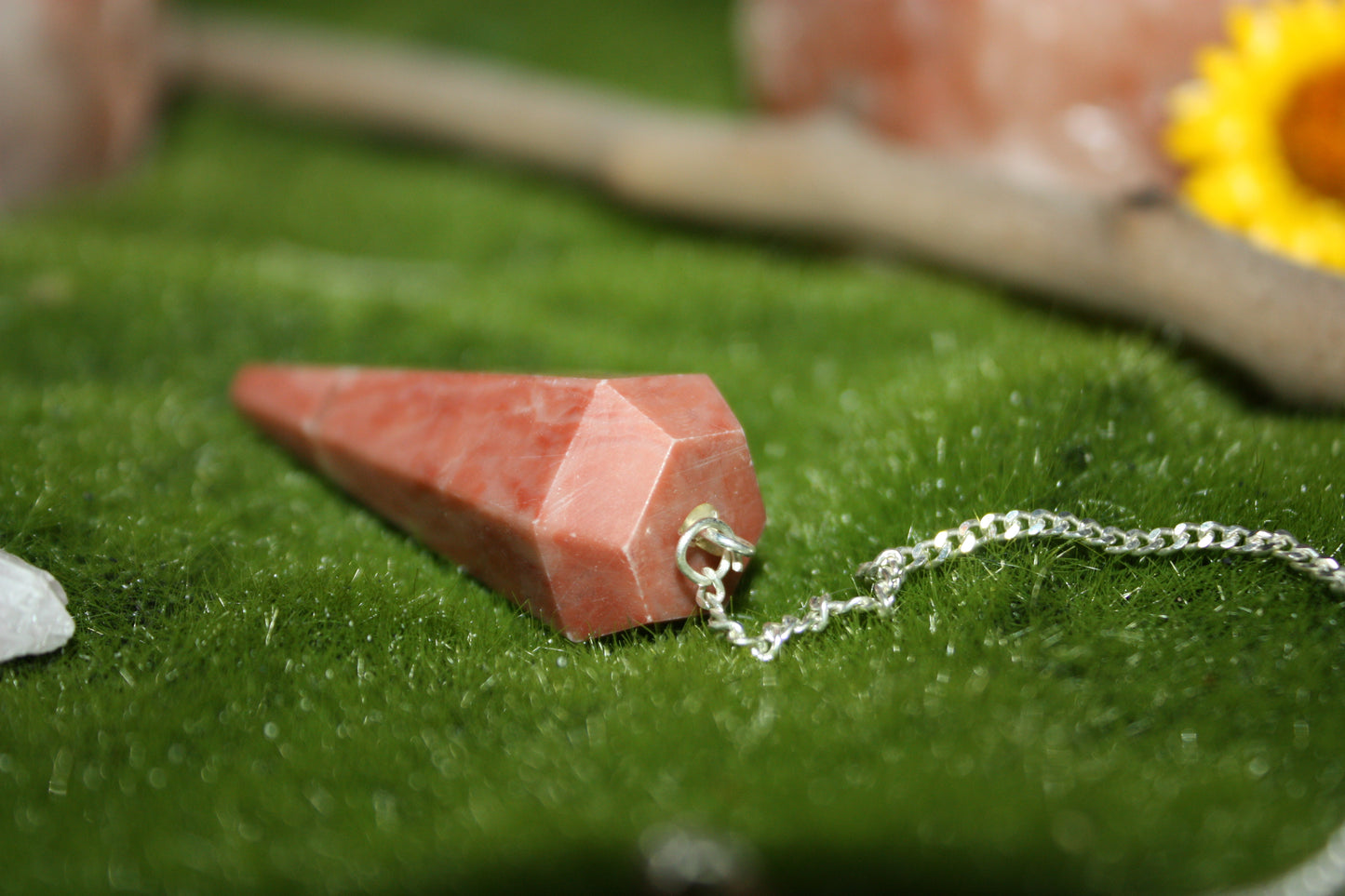 FACETED STONE PENDULUM RED AVENTURINE kraftymother.com