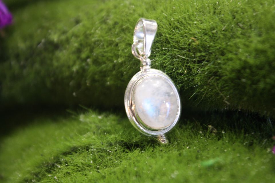 Krafty Mother Moonstone Sterling Silver Pendent.