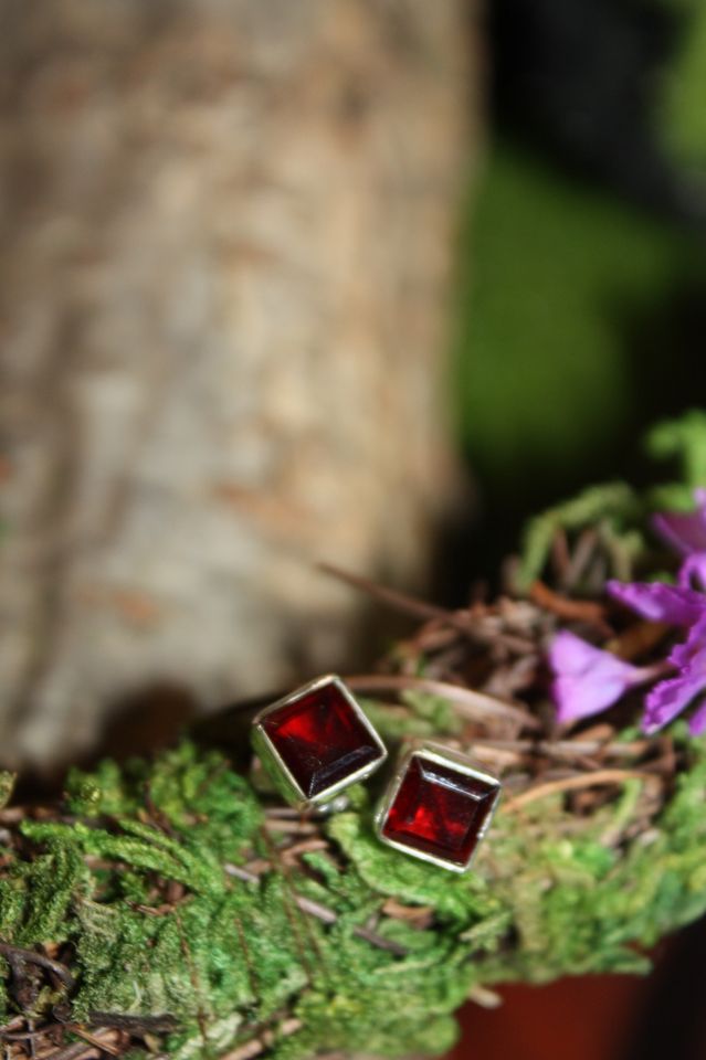Garnet Square Sterling Silver Earrings.